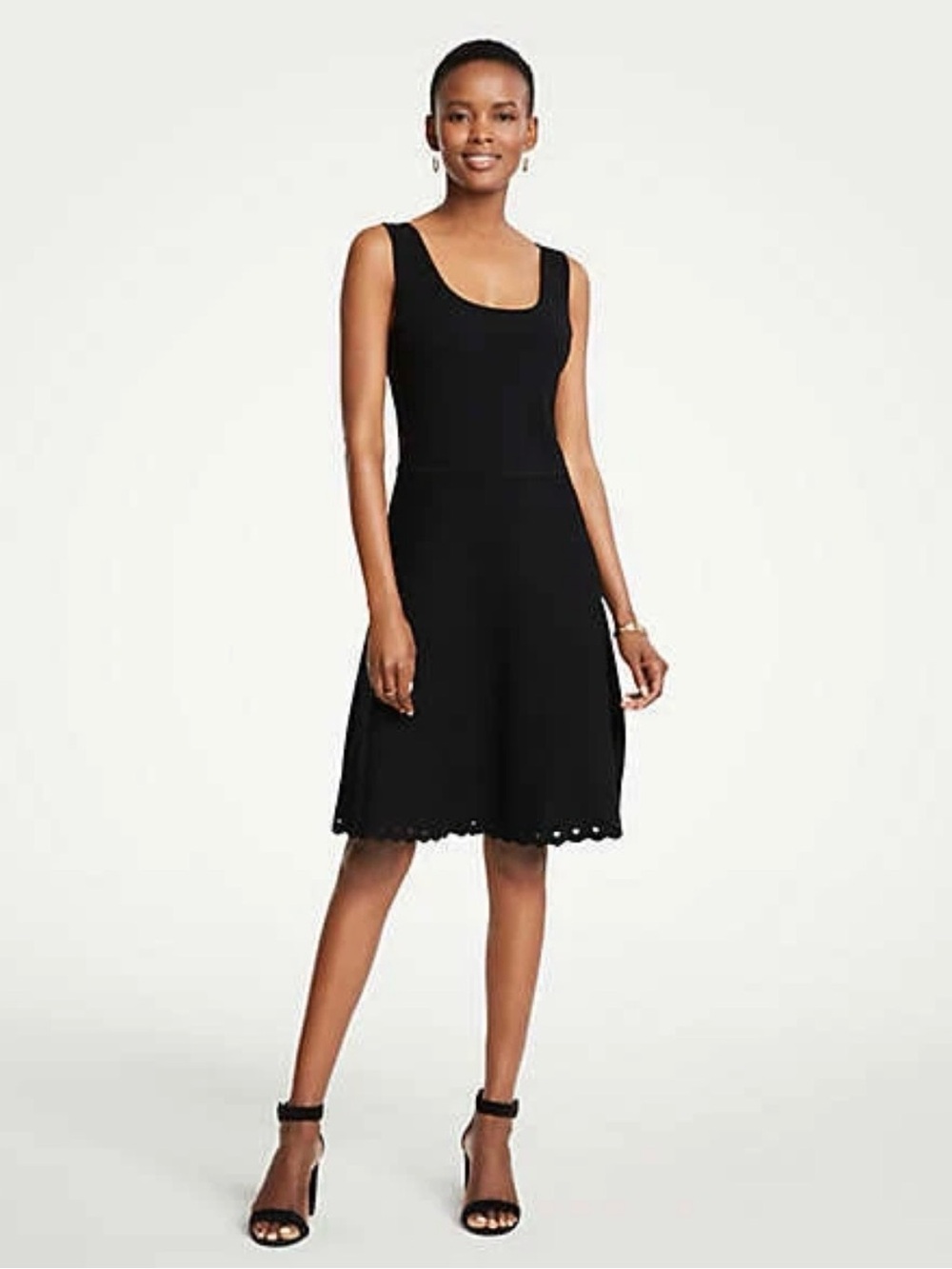 Ann Taylor Scalloped Knit Flare Dress in Black Size XS Plunging neck line